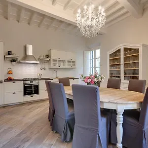 https://lambert-apartment.it-tuscanyhotel.com
