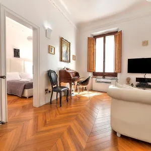 https://suite-deluxe-florence.it-tuscanyhotel.com