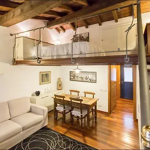Apartment Cairoli, Milan