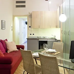 Apartment Italianway-fiori Chiari, Milan