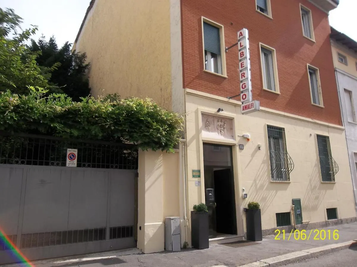 **  Hotel Amalfi Mediolan Włochy